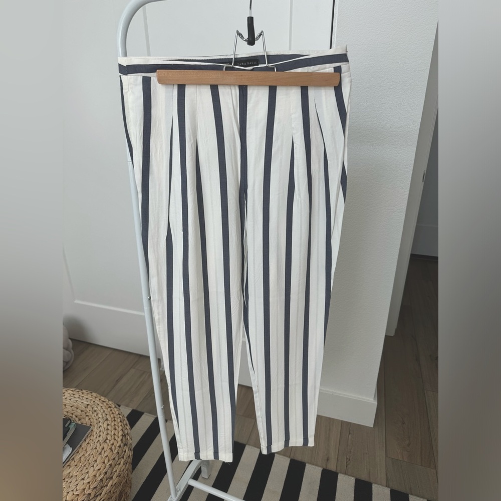 Zara Women Striped Pants. Size S.